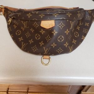 Louis vuitton bumbag